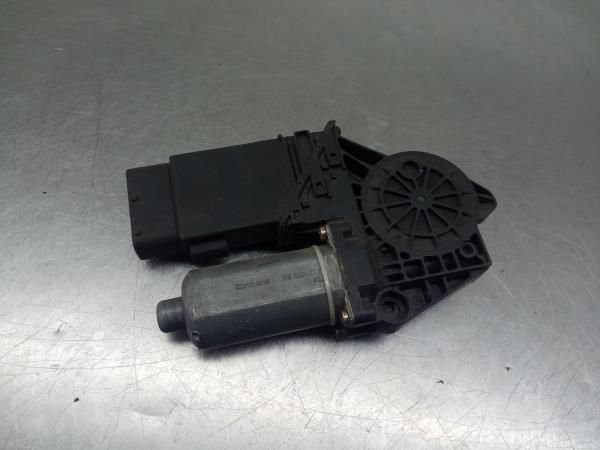 Motor vidro frente direito VOLKSWAGEN Passat (3B3)