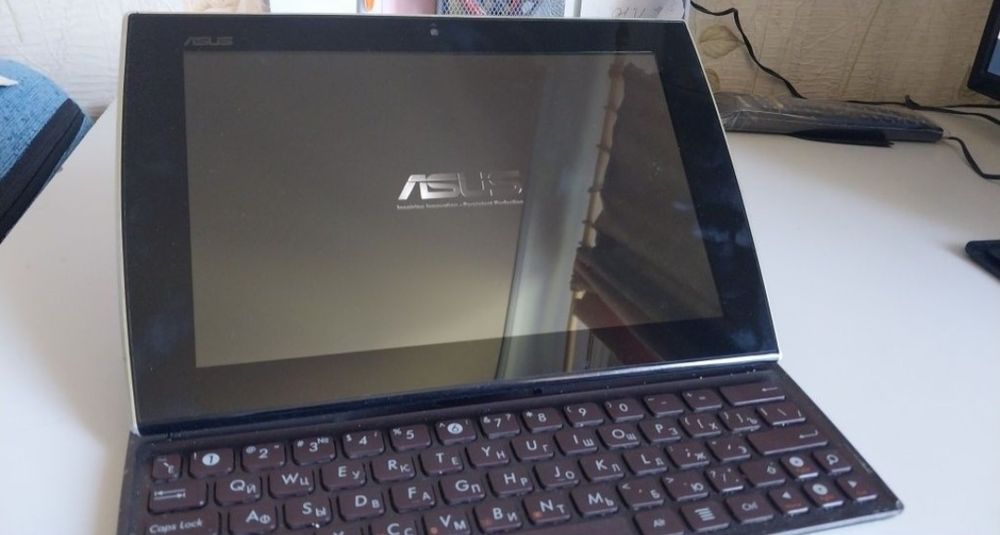 Продам планшет  слайдер Asus Eee Pad Slider.
