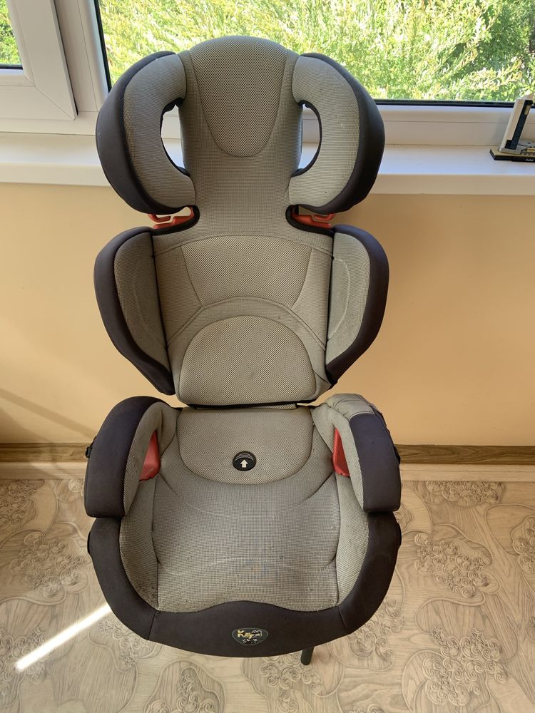 Автокрісло дитяче 15-36 кг 550грн..