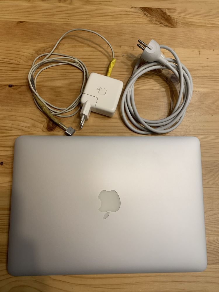 MacBook Air (13 inch mid 2012) Apple