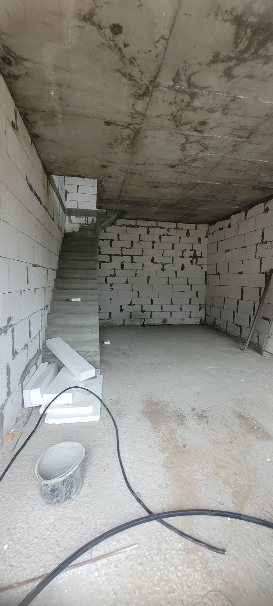 Продам  таун біля міста. БЕЗ%