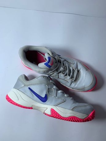 Продам женские кроссовки  Nike court lite2