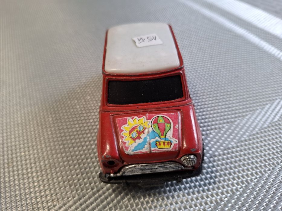 Model samochodu skala 1:43