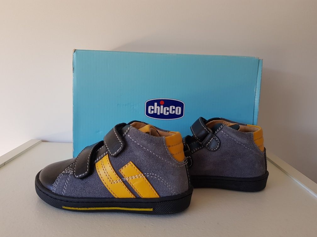 Botas novas da marca Chicco, tamanho 22