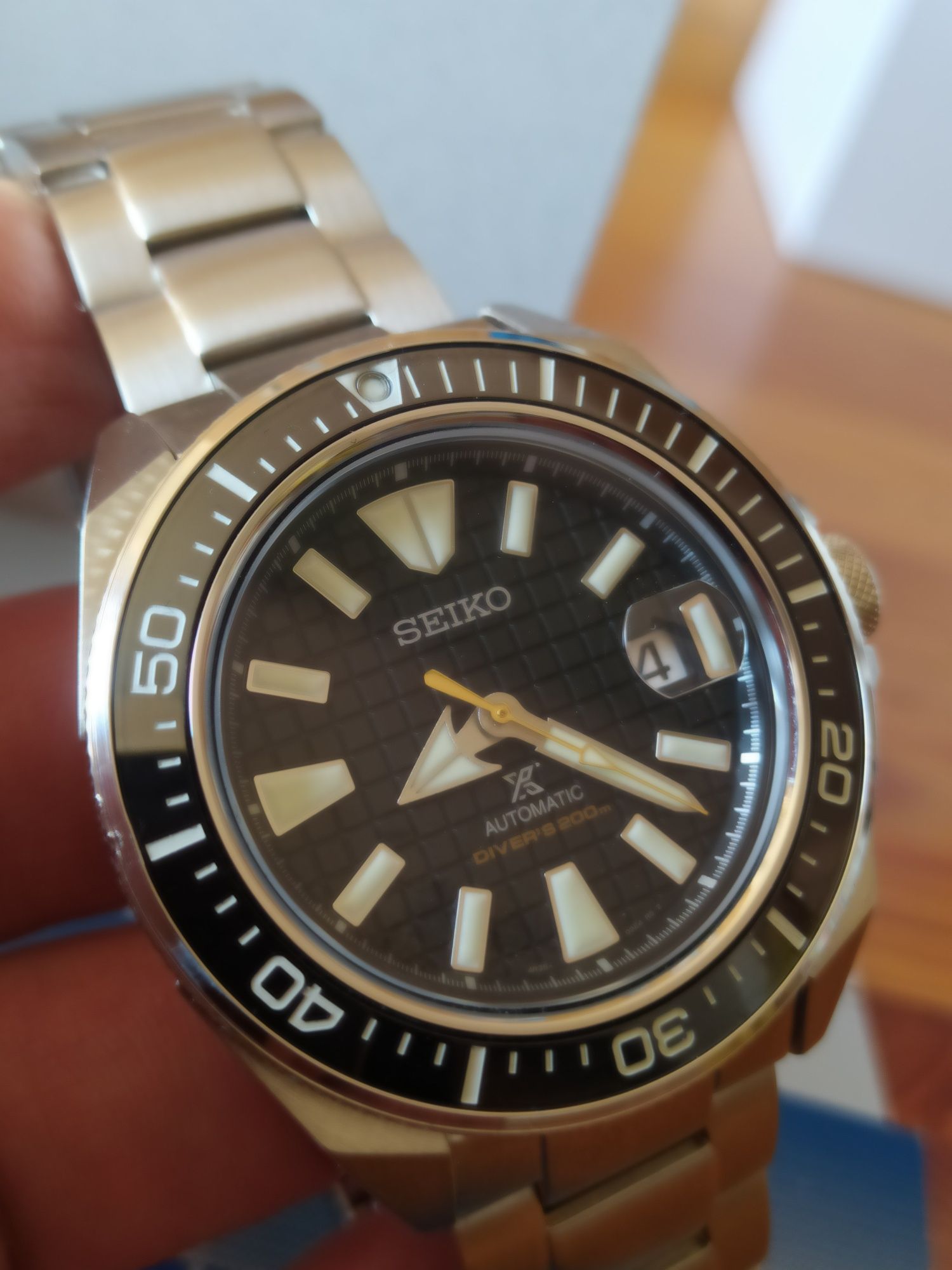 Seiko King Samurai SRPE35K1 (Vidro safira e bisel de cerâmica)