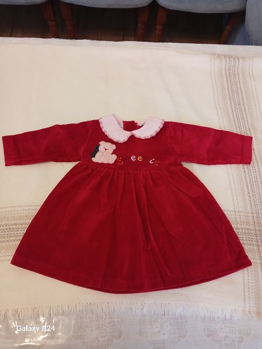 Дитяче плаття підійде на 4-6місяців