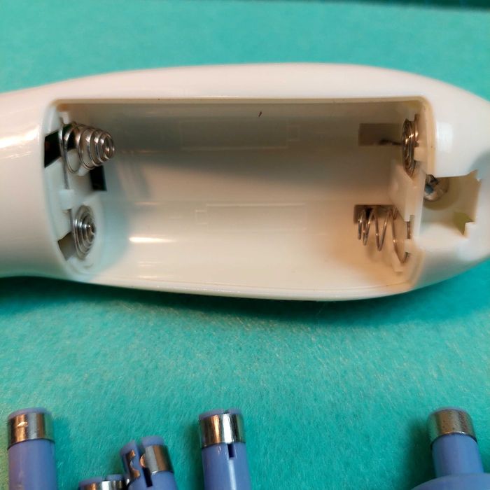 Поптативный фрезер для маникюру ручной на батарейках