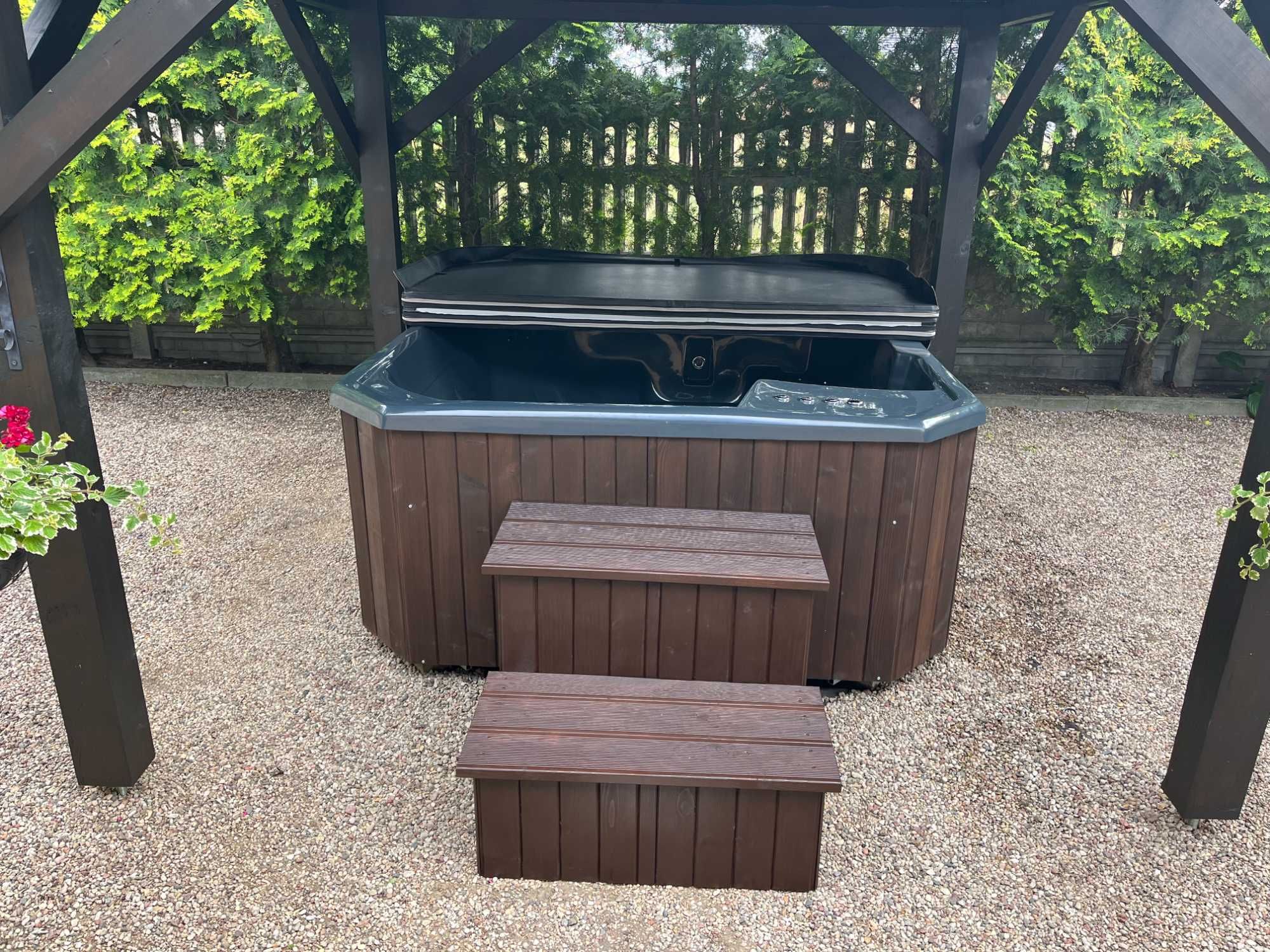 Jacuzzi CAŁOROCZNE nowe podgrzewacz masaż SPA rozmiar 202x192x80cm