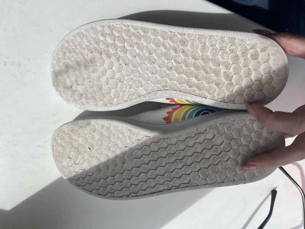 Білі дитячі кросівки adidas для дівчинки білі весняні 35