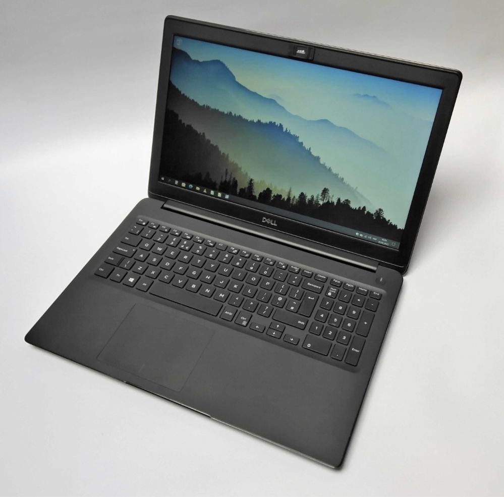 Ігровий ноутбук Dell Latitude 3500