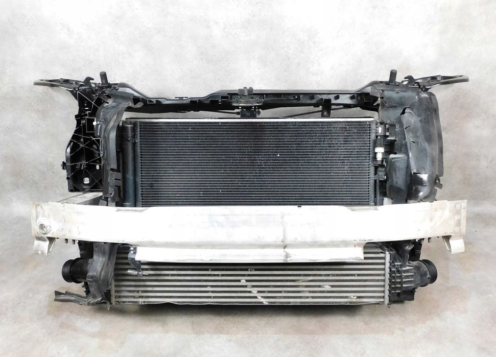 AUDI Q5 80A Передня панель, телевізор