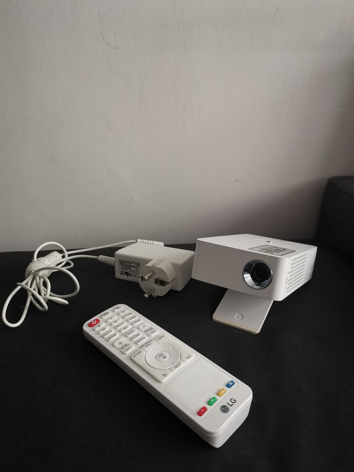 Projektor multimedialny LG PH30JG