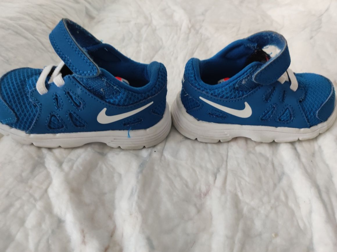 Tênis Nike T19.5