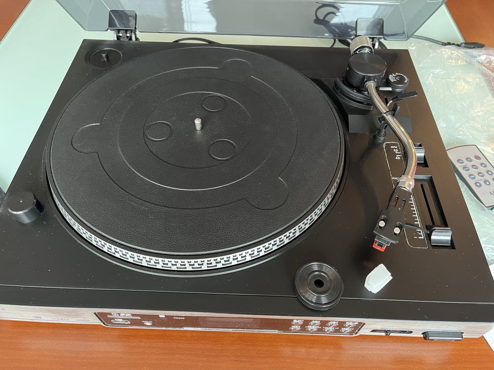 Gira discos AEG MC4420 CR/USB