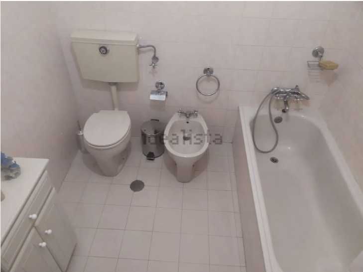 Arrendamento de quarto na Rua Monsenhor Airosa, 49