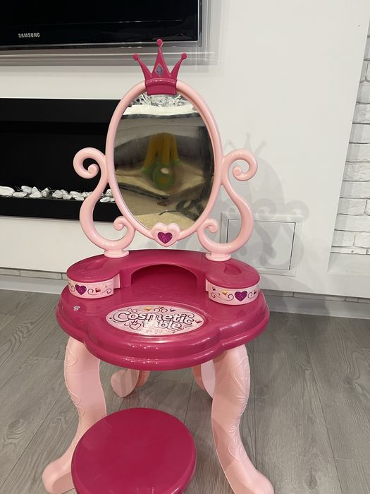 Косметичний дитячий столик