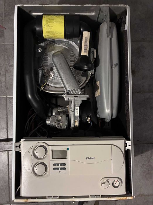 Kocioł gazowy kondensacyjny Vaillant EcoTec Plus 186/3-5 R3