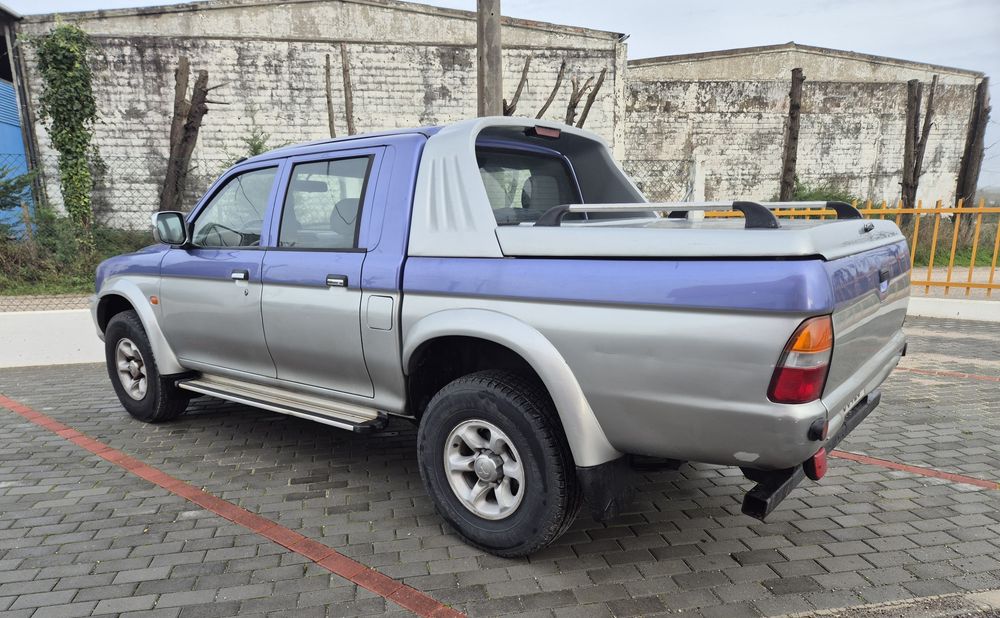 Mitsubishi L200 4x4 5 Lugares