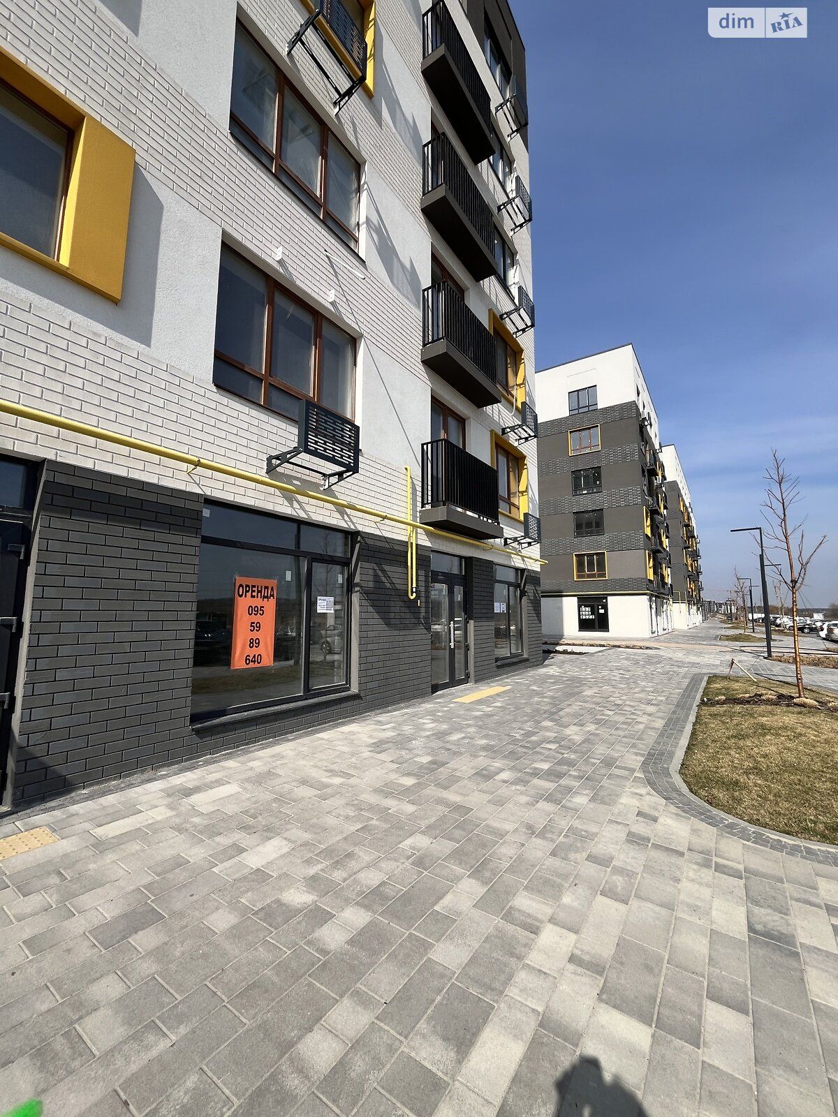 Продаж комерційного приміщення у заселеному ЖК!