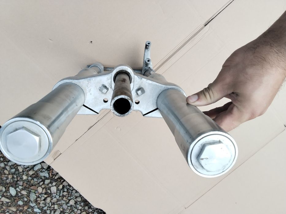 Zawieszenie przednie lagi sztyca Derbi GPR 50 125