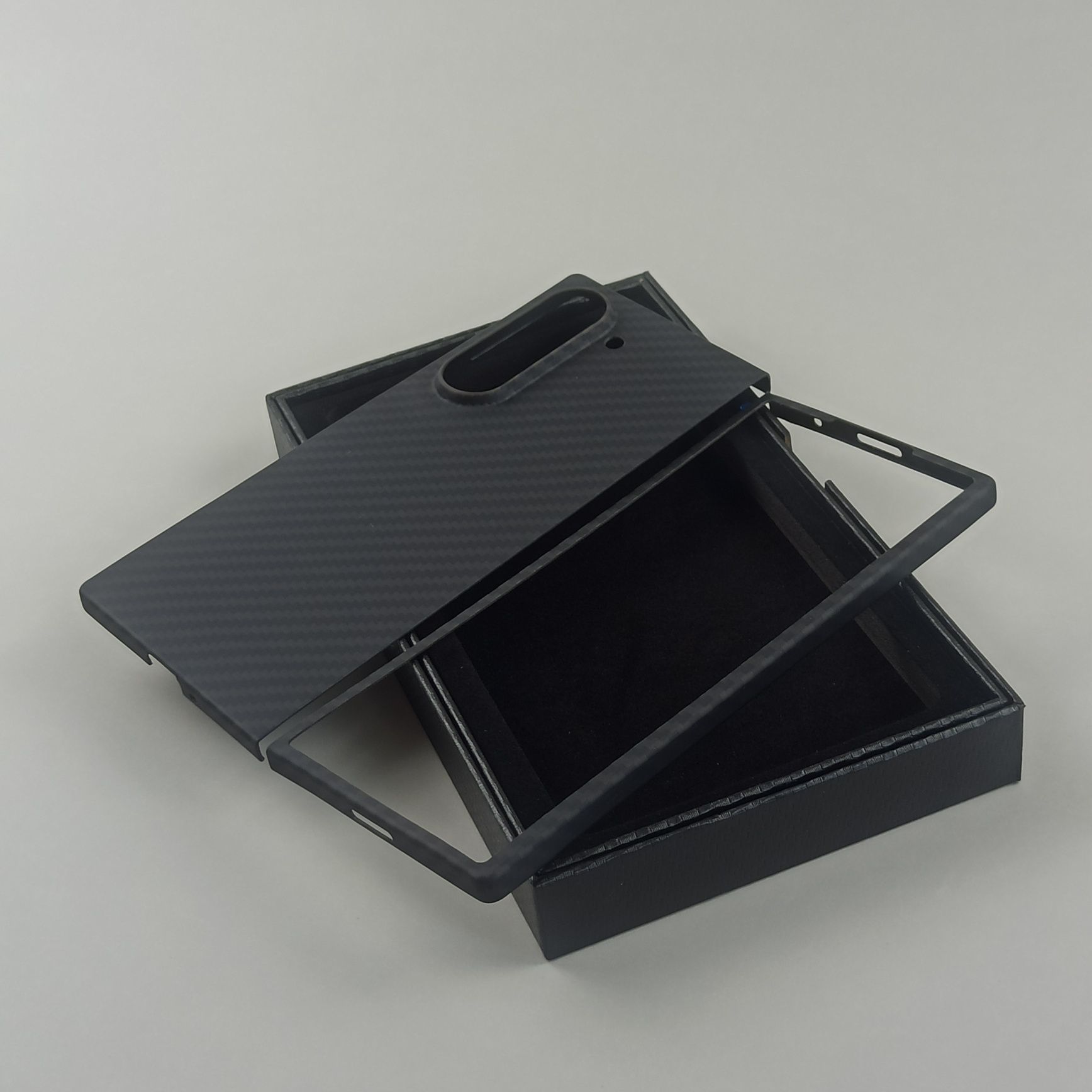 Карбоновый чехол Samsung Galaxy Fold 6
