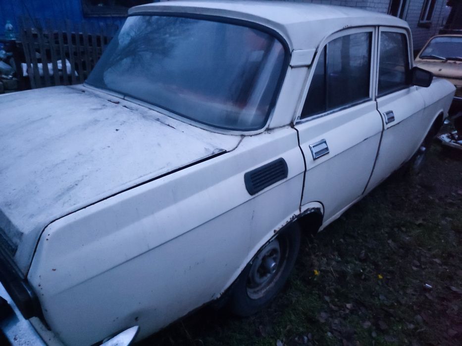Продам автомобіль Москвич 2140