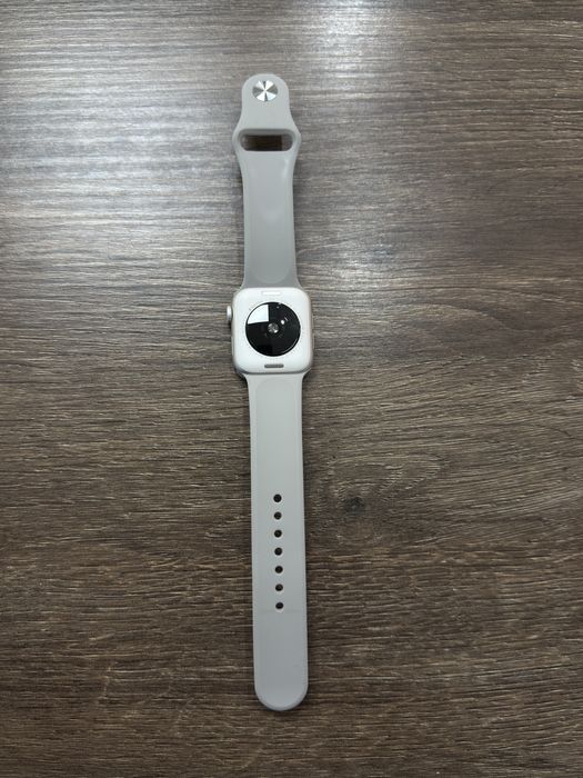 Not Active Apple Watch SE3 40mm Starlight