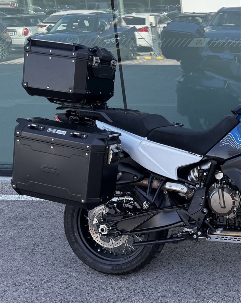 Malas + suporte givi outback trekker