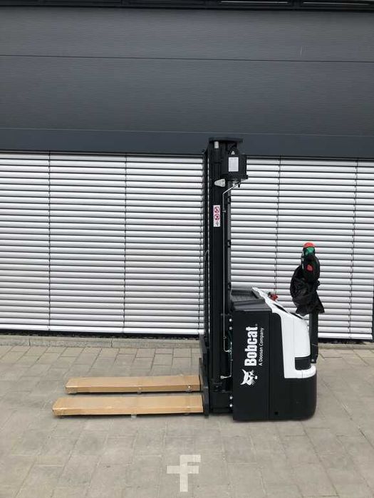 Bobcat BSL16N-7i Lithium Triplex Initalhub 0mh/1.6t/2.1m/2025y