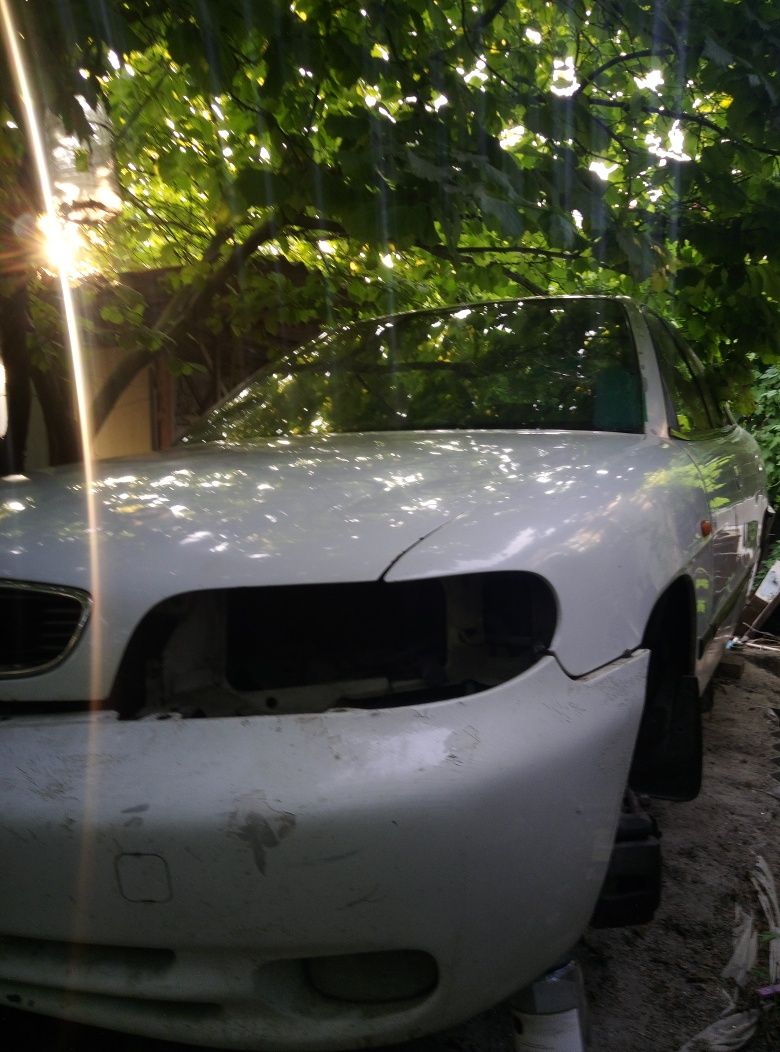 Лобовое стекло Daewoo Nubira 1997 - 2003