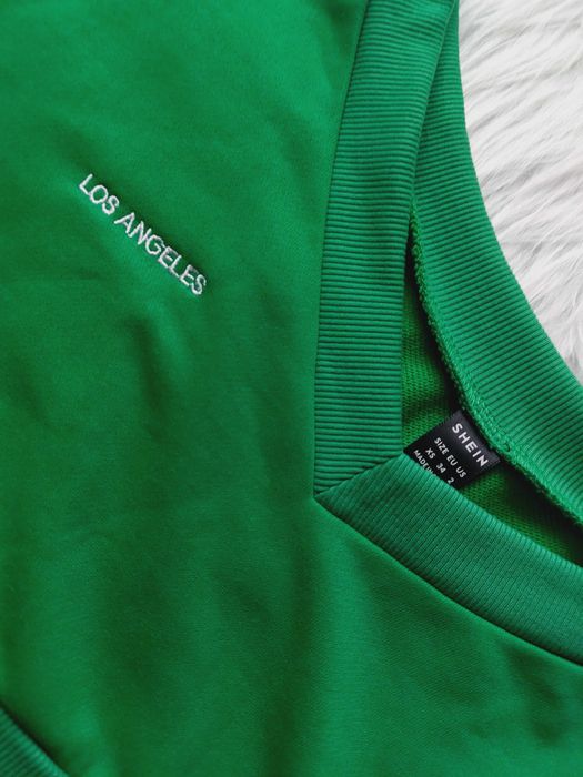 zielona bluza krótka asymetryczna na jedno ramie xs s m l oversize