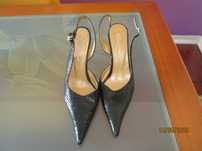 vendo sapatos de senhora em pele cobra