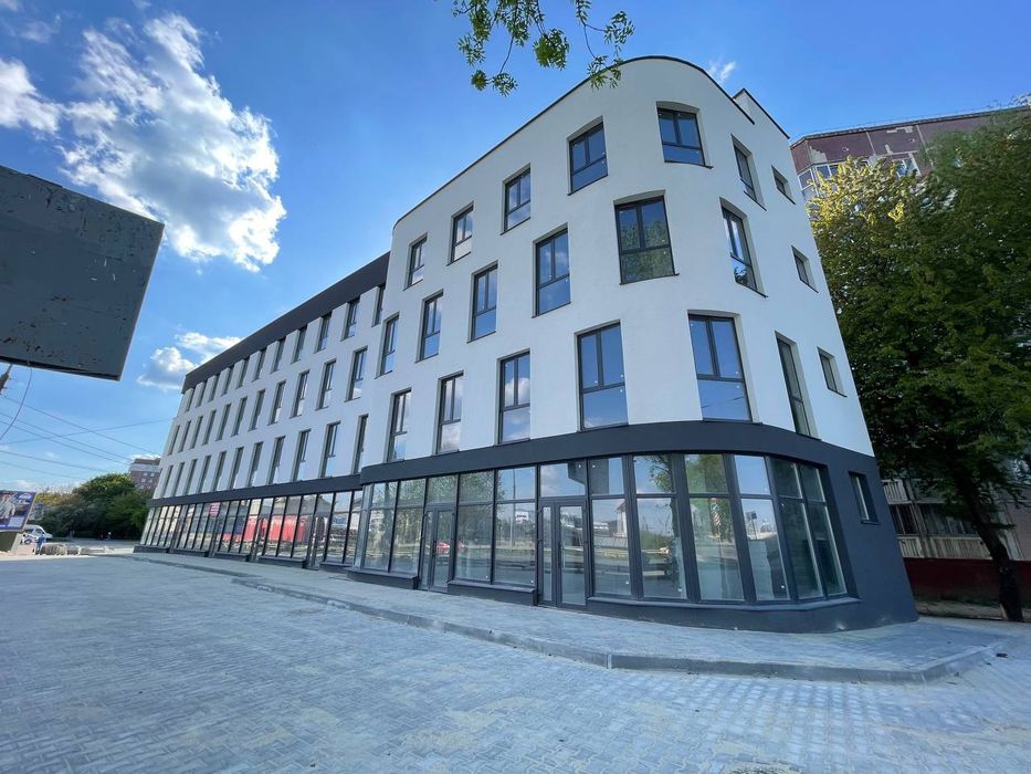 Продаж торгово-офісної будівлі