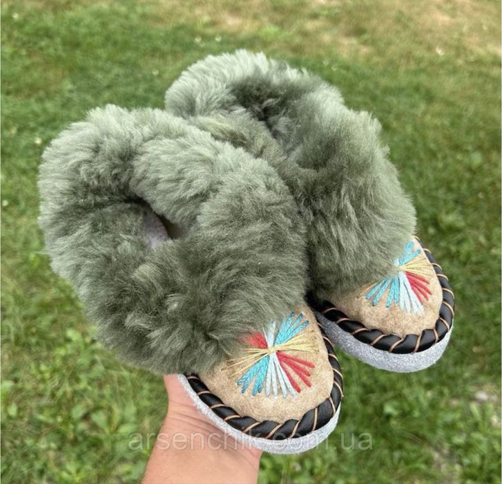 Нові капці на овчині,розпродажа)