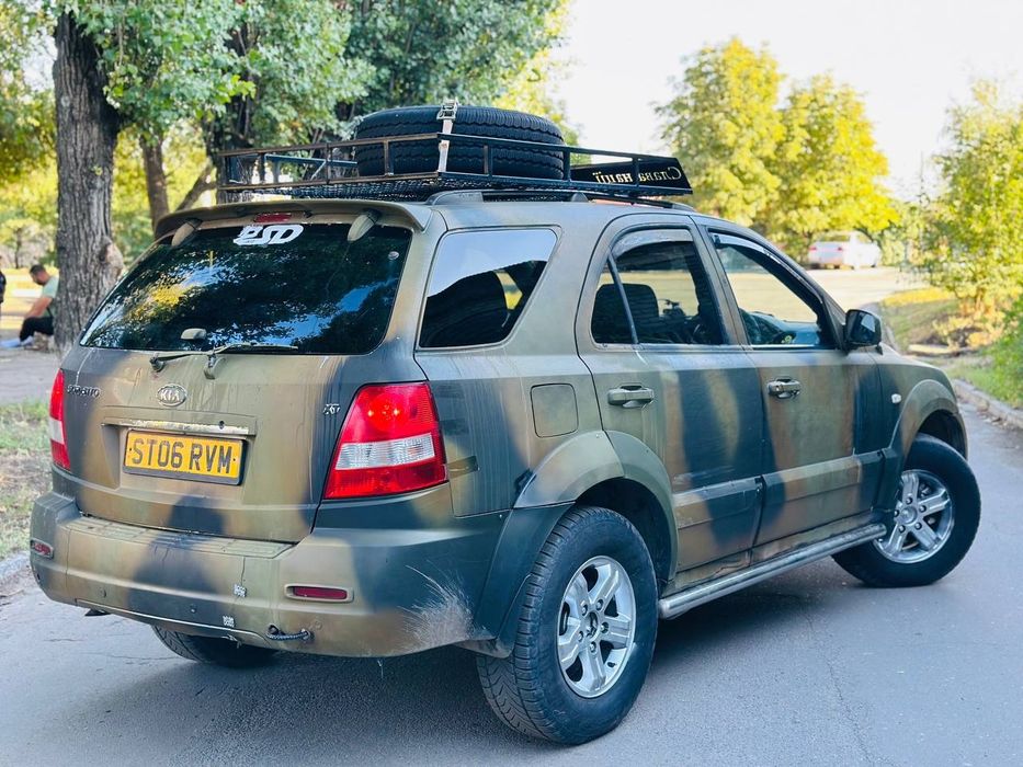 Продам kia sorento 2.5 дизель полный привод автомат