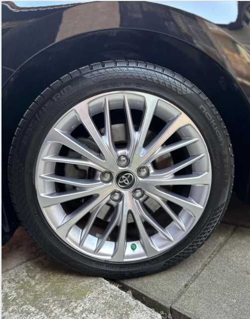 Toyota Camry 2.5 Hybrid Executive CVT