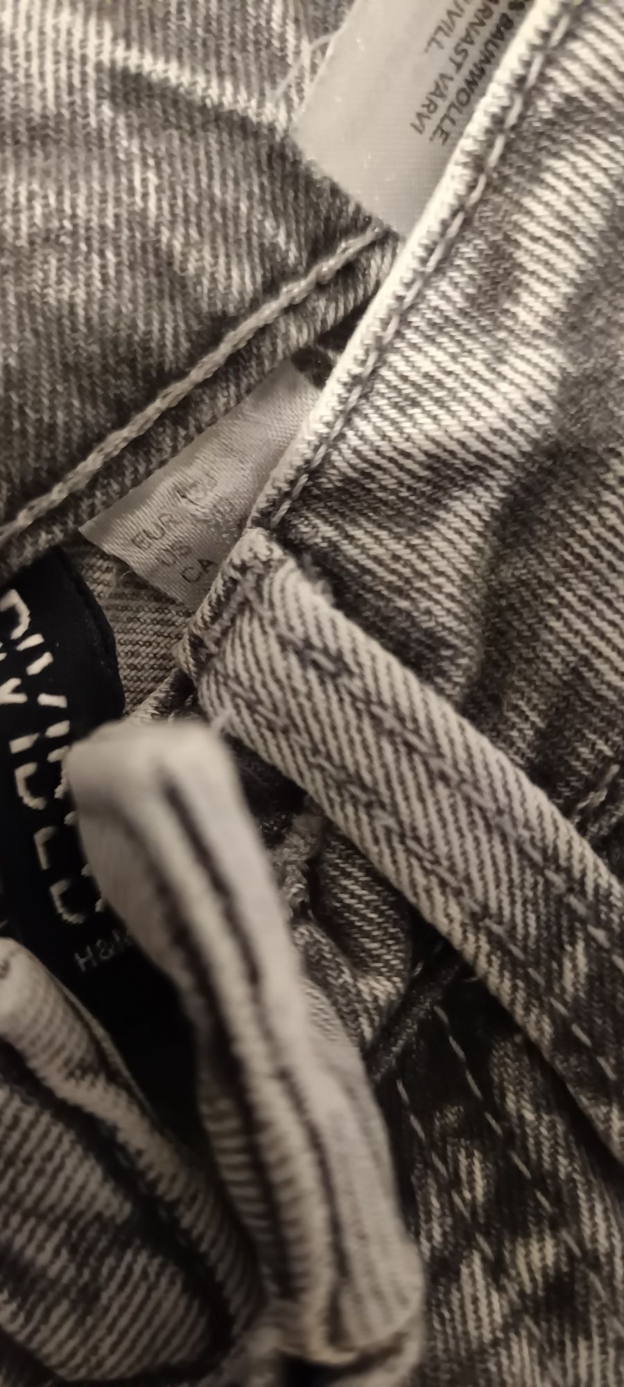Szare jeansy straight HM Divided 32