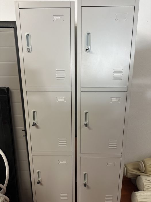 Cacifos com chave e espelho interno