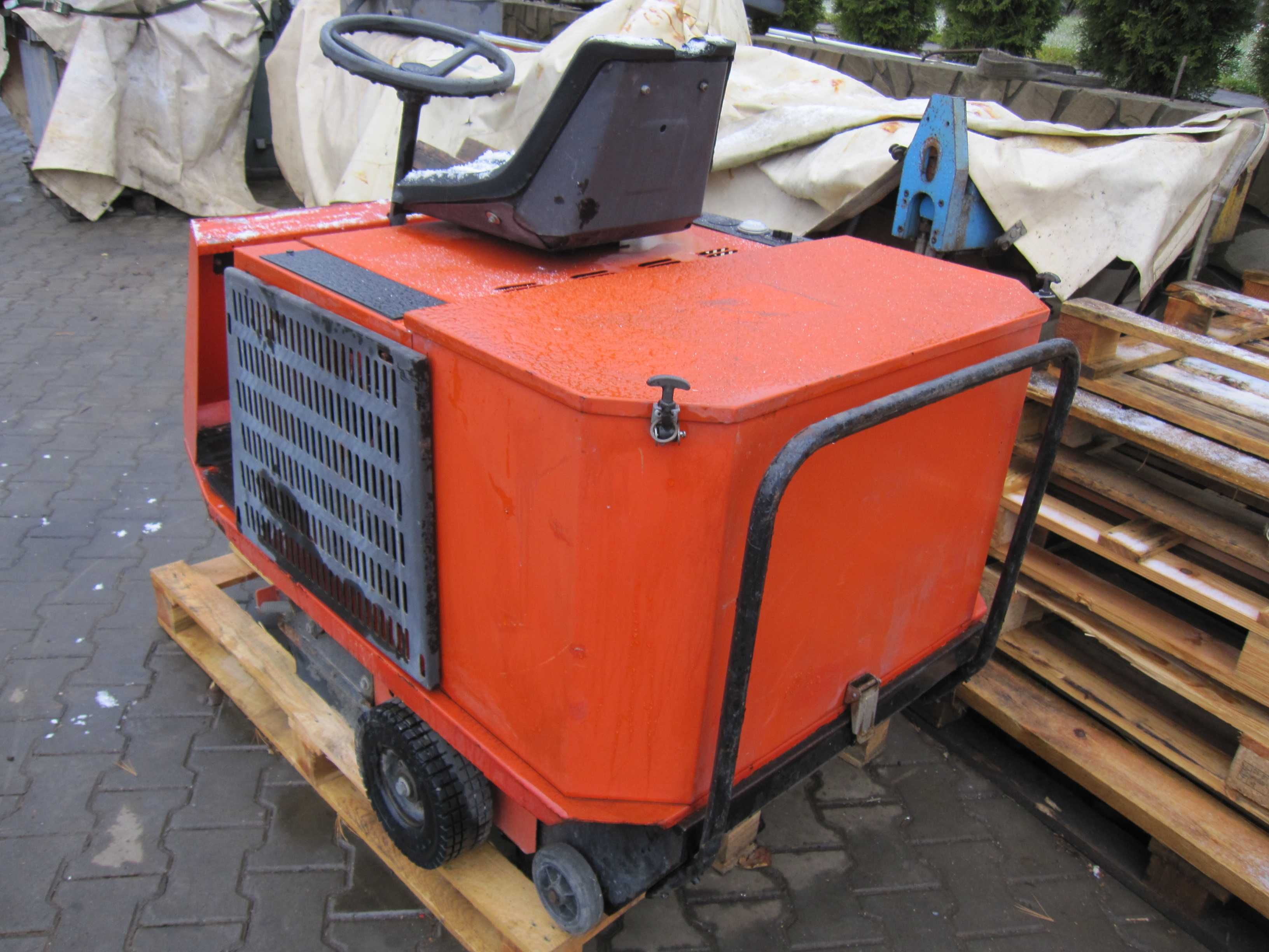 Zamiatarka elektryczna samojezdna PULIMAT