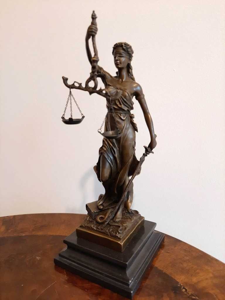 Figura z brązu - Temida - syg.Mayer