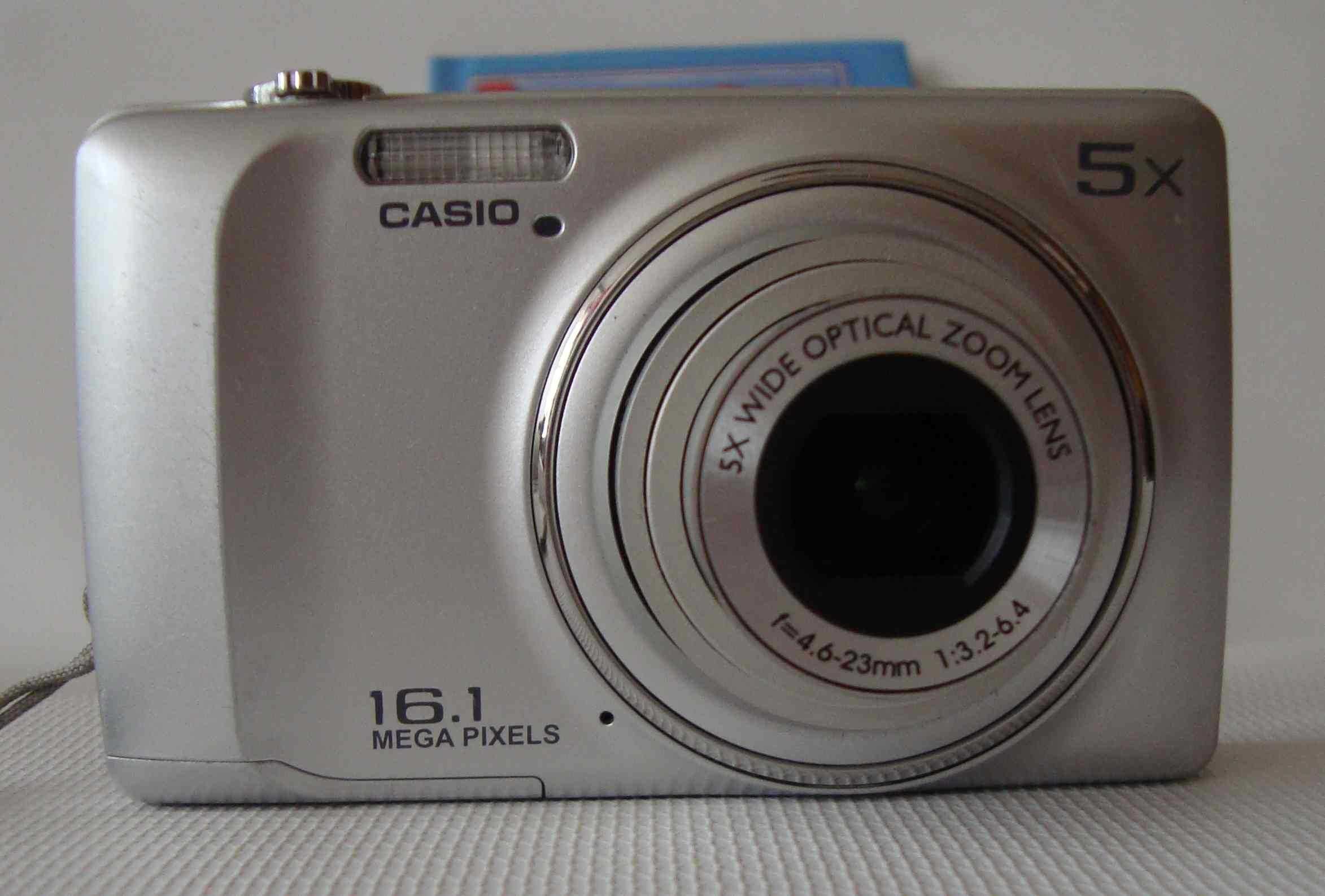 Цифровой фотоаппарат Casio 16.1 Мпикс. QV-R300 Silver (QV-R300SRECA)