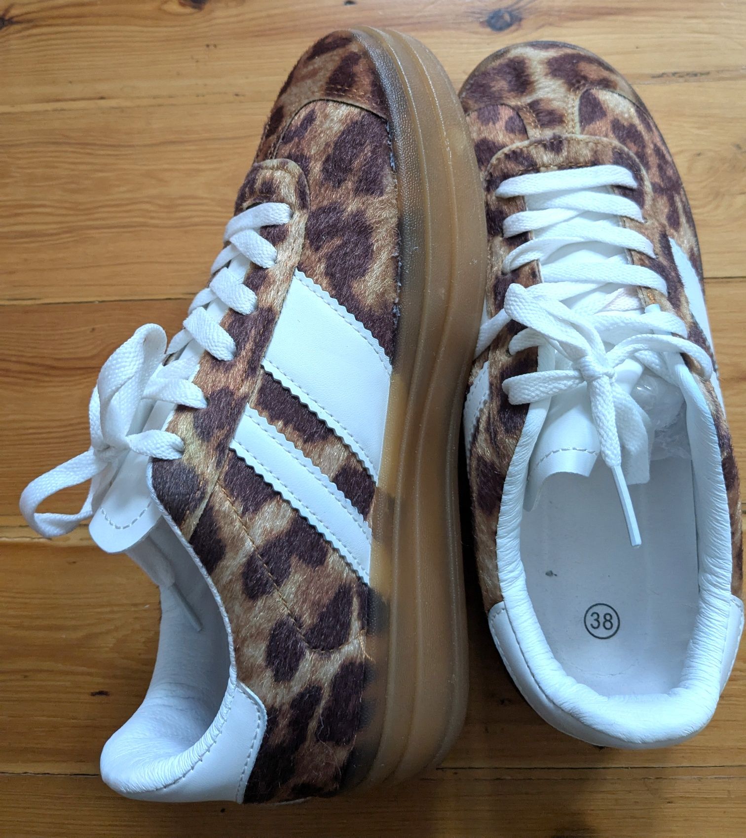 Sneakersy w panterkę rozm. 38