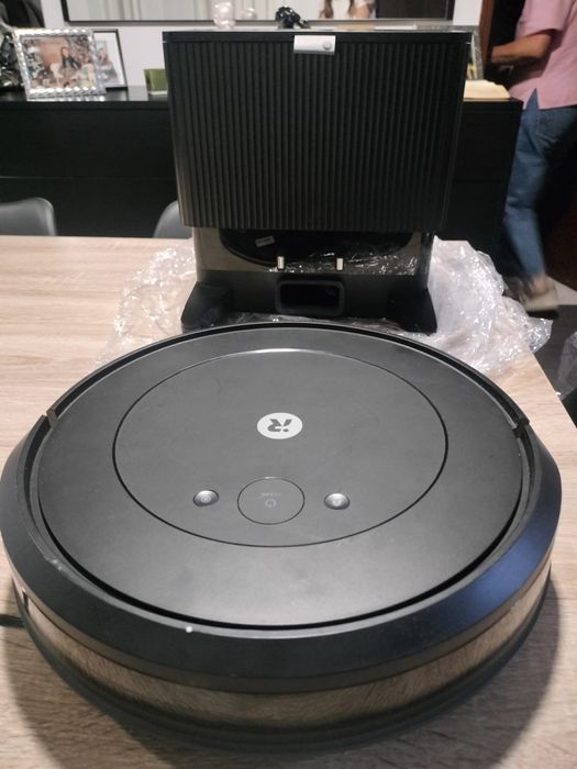 Aspirador robot pouco uso