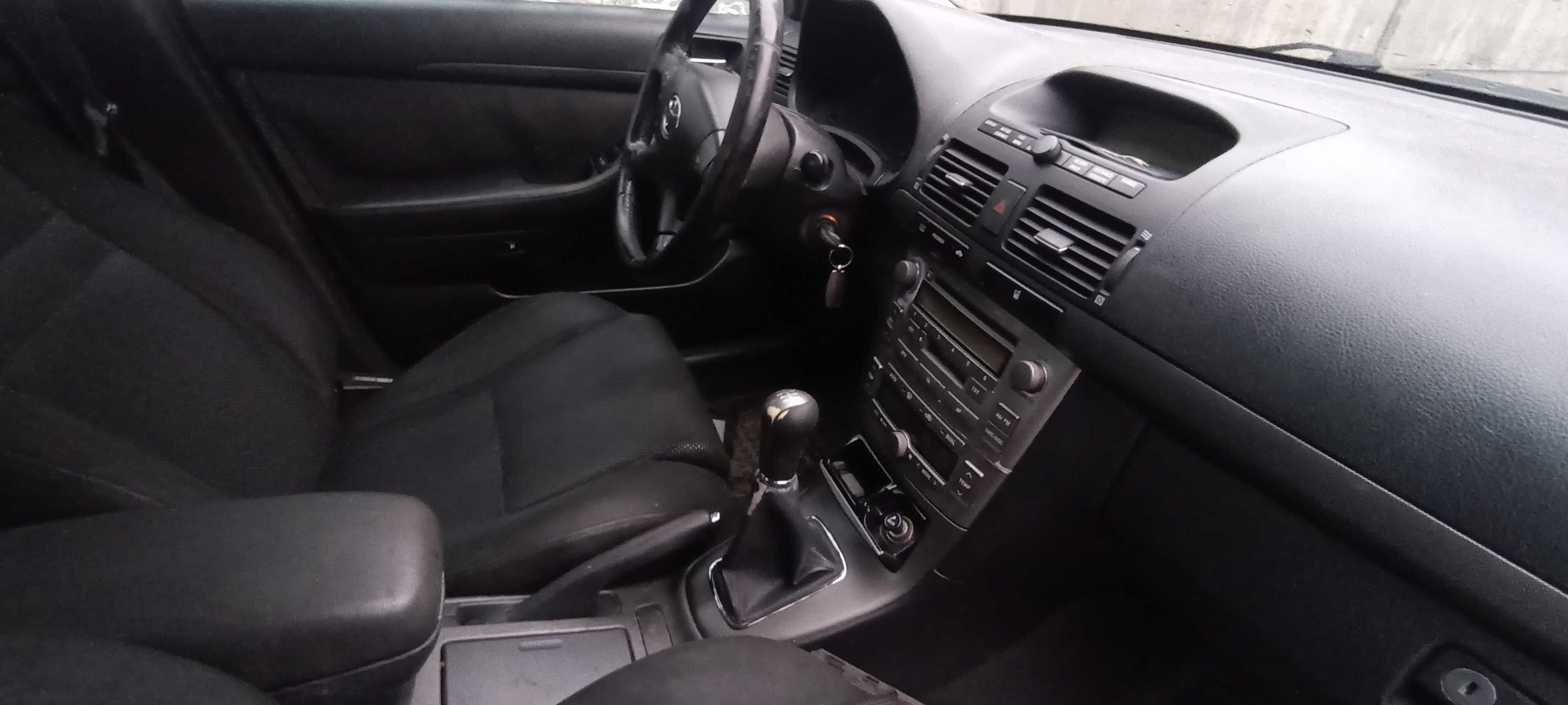 toyota avensis t25 2.0 d4d 1cdftv  209  samochód na części
