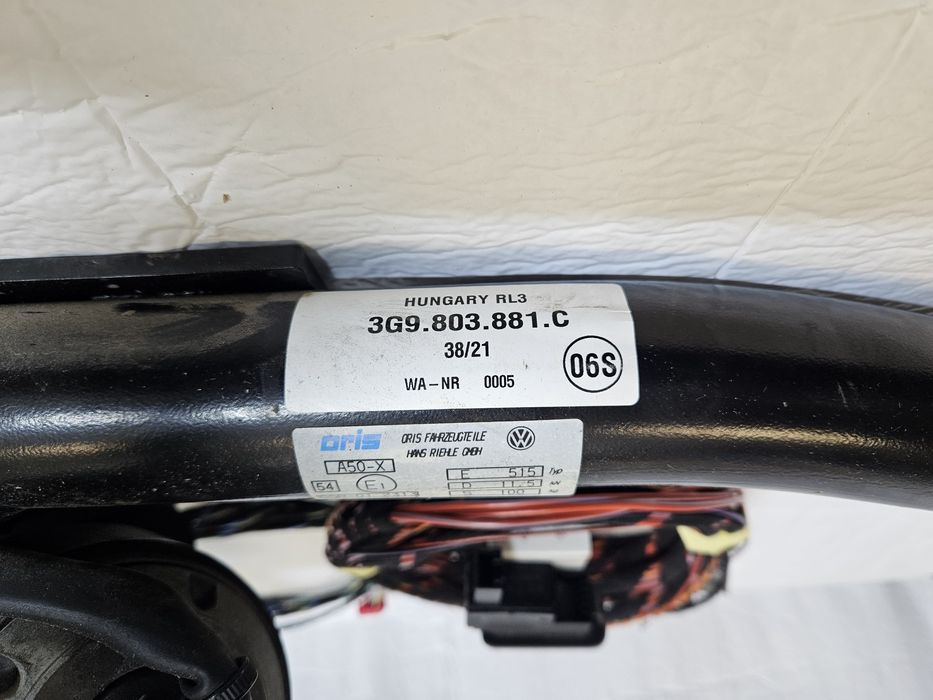 Оригінальний фаркоп VW Passat B8 Variant