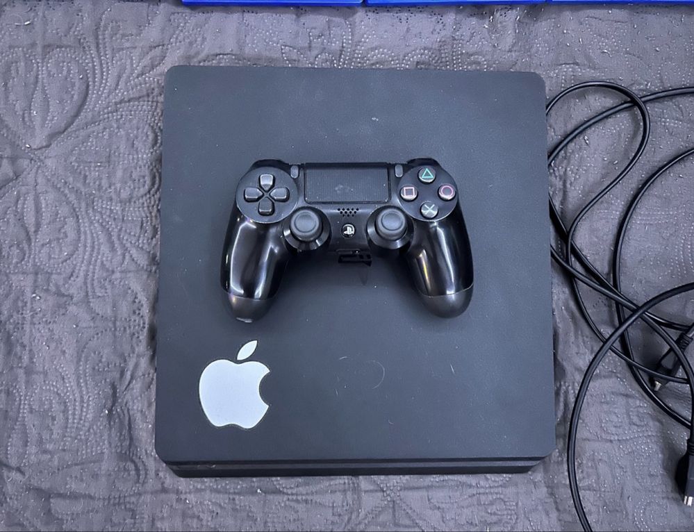 Playstation 4 slim