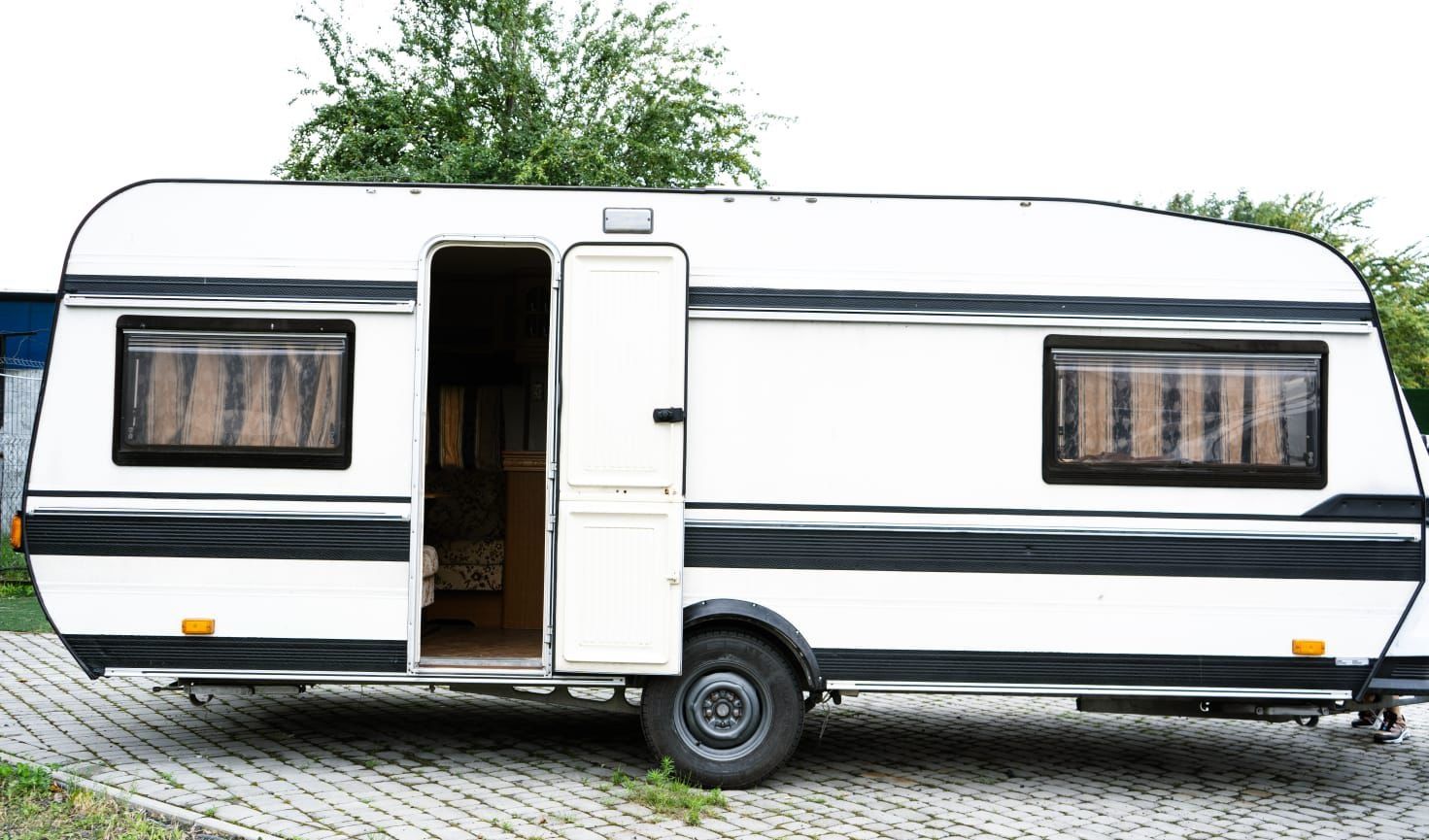 Продам трейлер вагончик, дім на колесах Hobbby Prestige 545 Ti