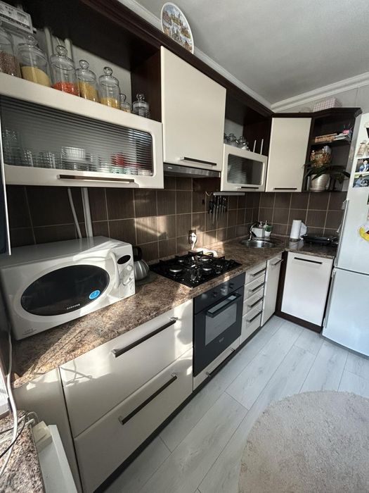 Продам кухню венге-білий шовк