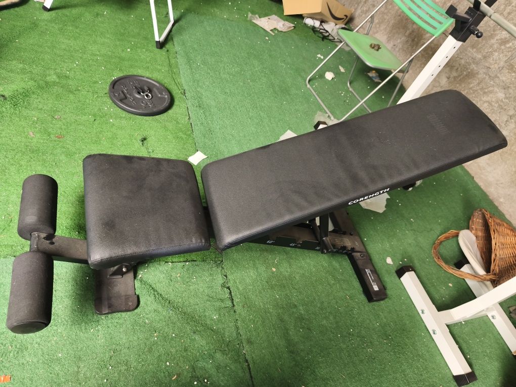 Halteres, barra, rack, banco para desporto