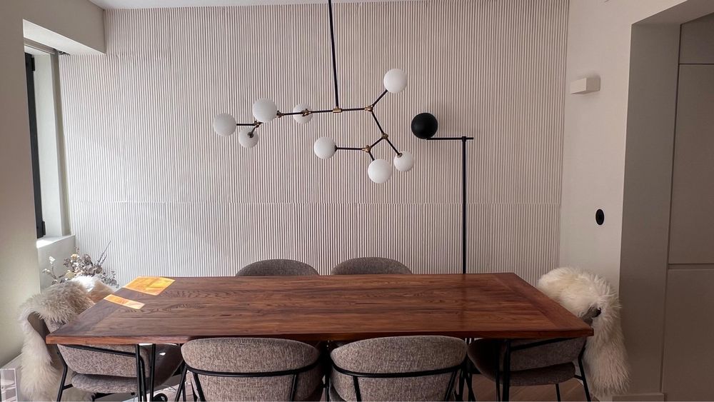 Mesa Madeira Olmo maciça 220x100cm -  pernas em metal preto.
